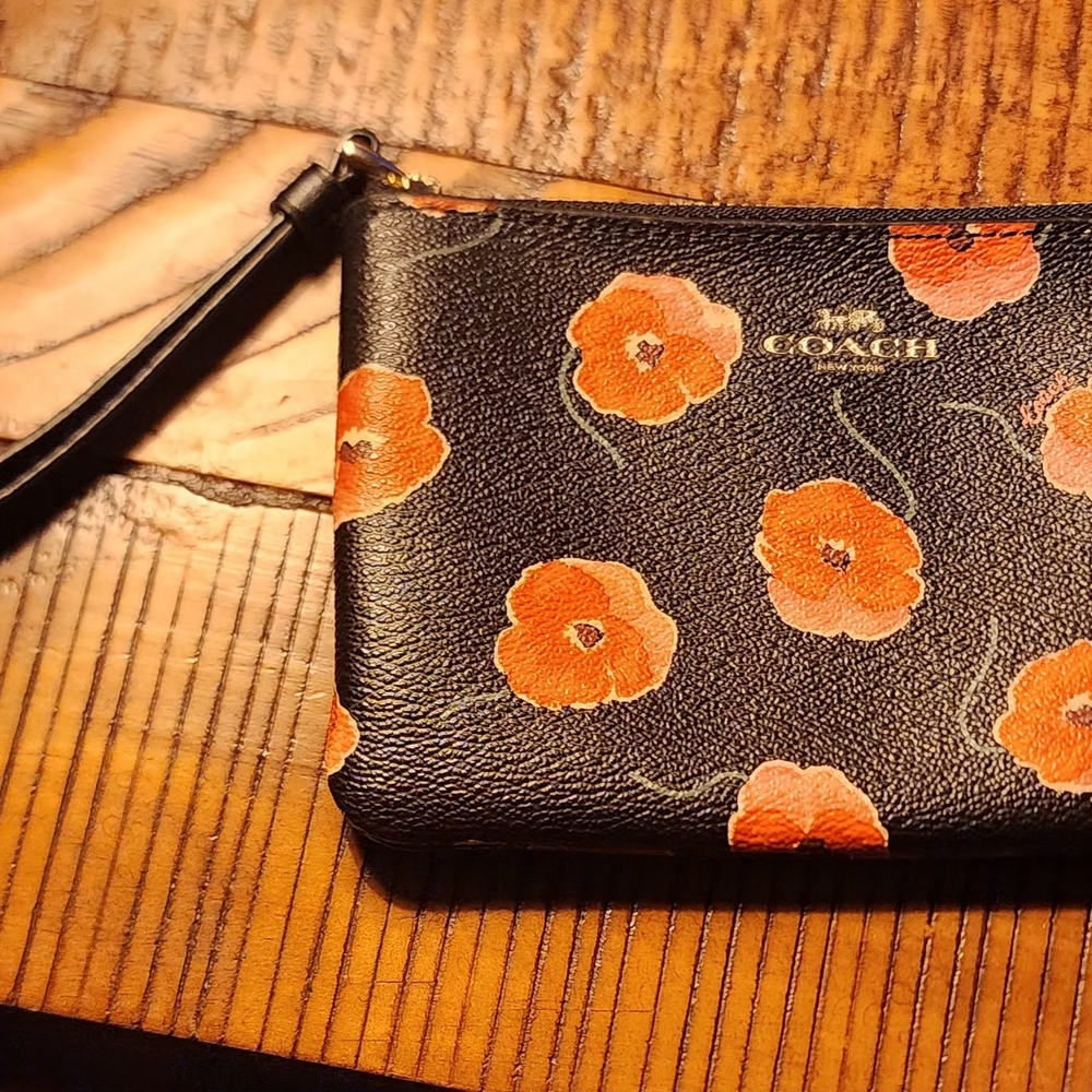 **NEW** Coach Wristlet